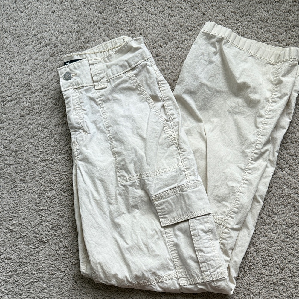 Hollister Men's Light Cream Cargo Pants